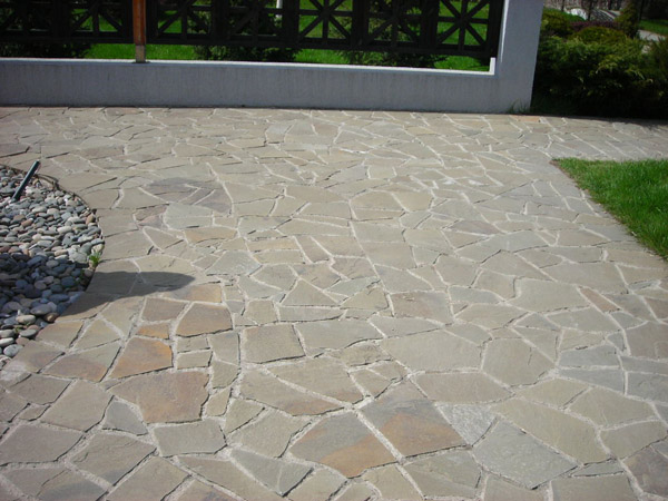 Мощение дорожек с подготовкой основания для авто