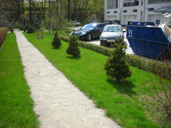 Мощение дорожек с подготовкой основания для авто